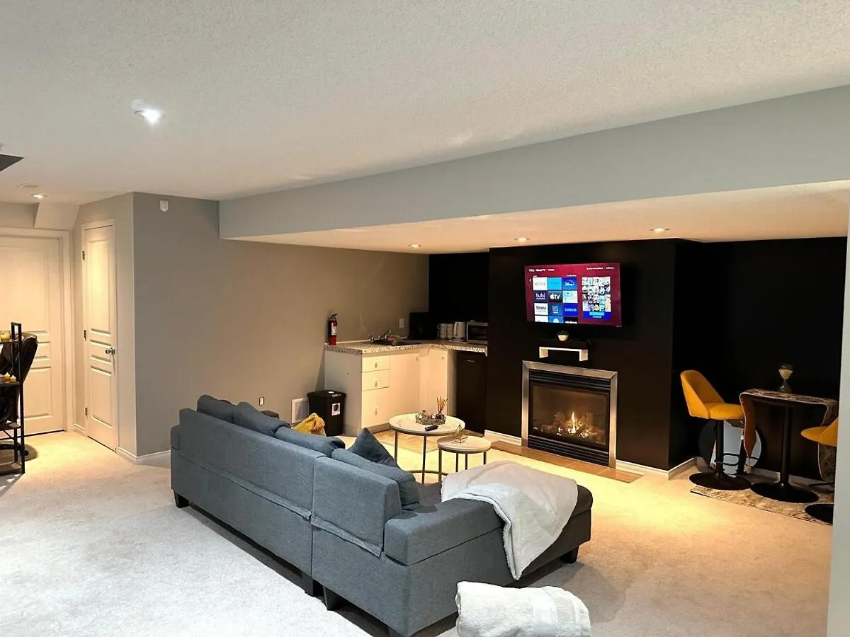 Luxury & Free Parking Bachelor Apartment Ottawa